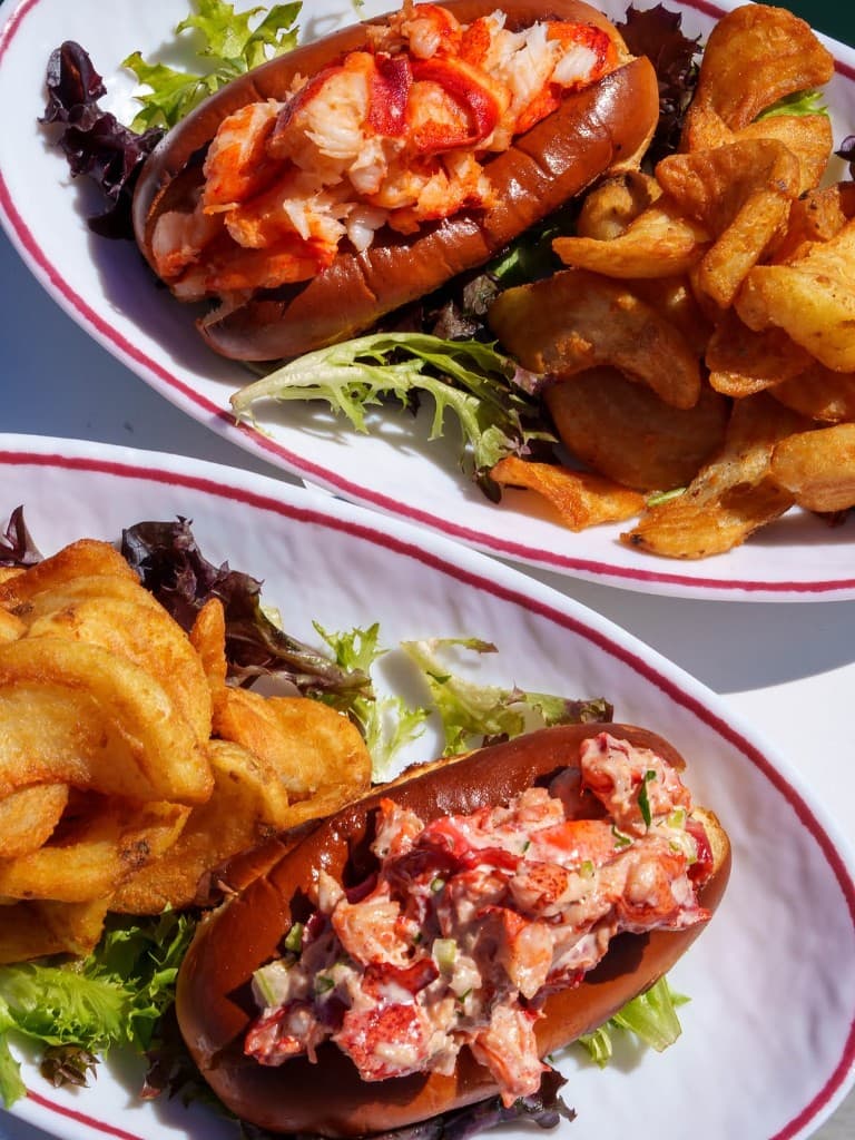 Hot buttered roll vs chilled Maine salad roll