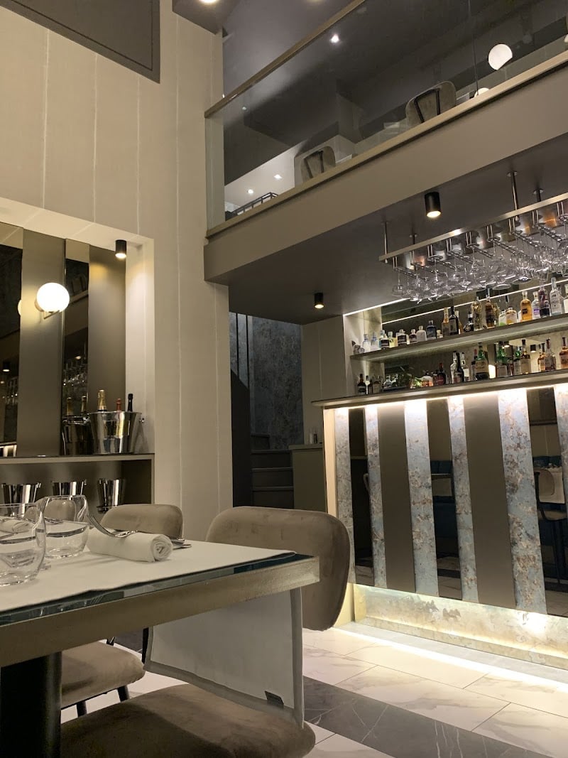 Marea Seafood & Beverage