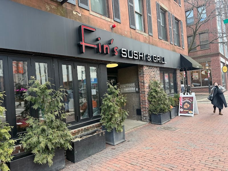 Fin's Sushi & Grill