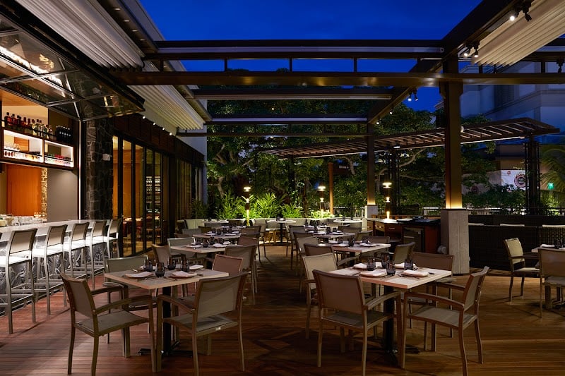 STRIPSTEAK Waikiki