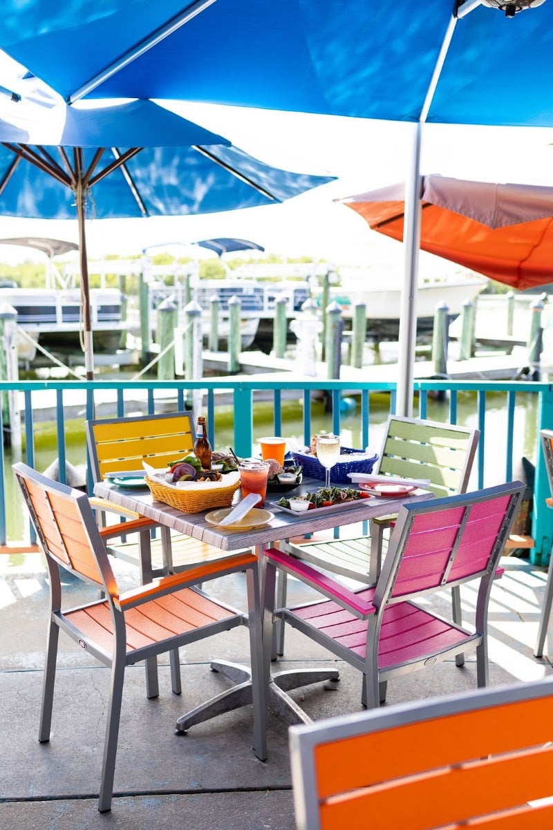 Island Gypsy Cafe & Marina Bar