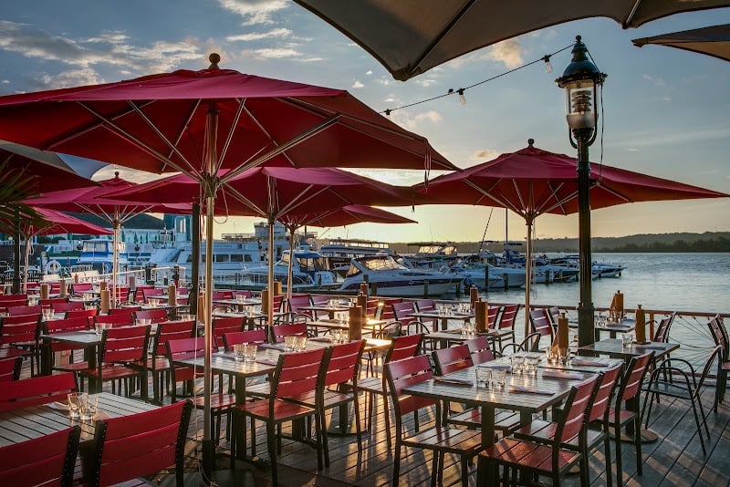 Vola’s Dockside Grill and Hi-Tide Lounge