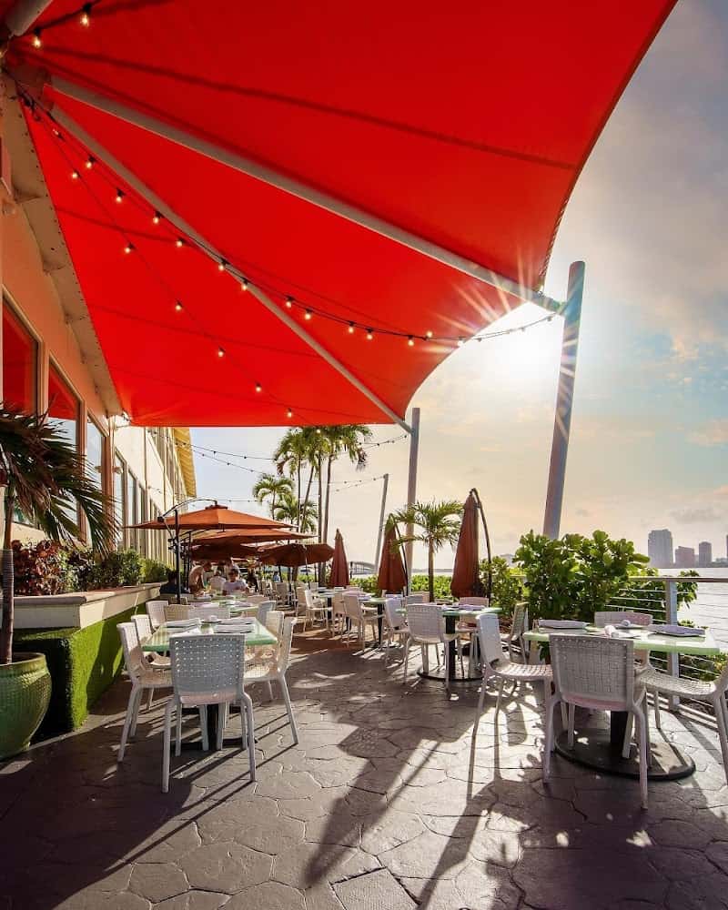 Seafood restaurants in Key Biscayne