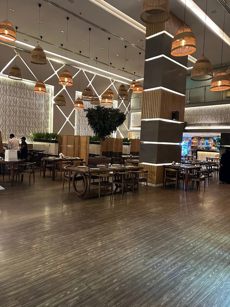 مطعم بيتش بارك الدمام