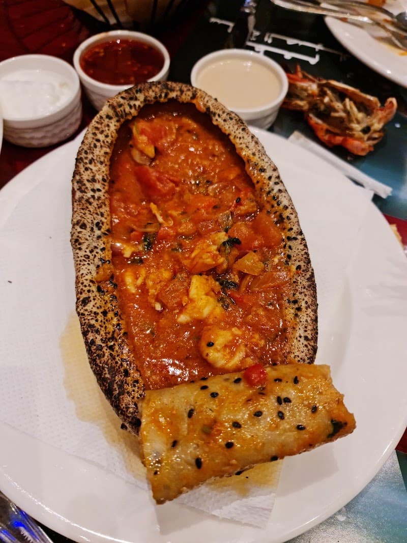 Sallet al Sayad seafood restaurant مطعم سلة الصياد للمأكولات البحرية