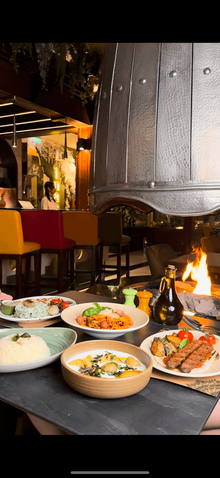 Inas Restaurant & Cafe