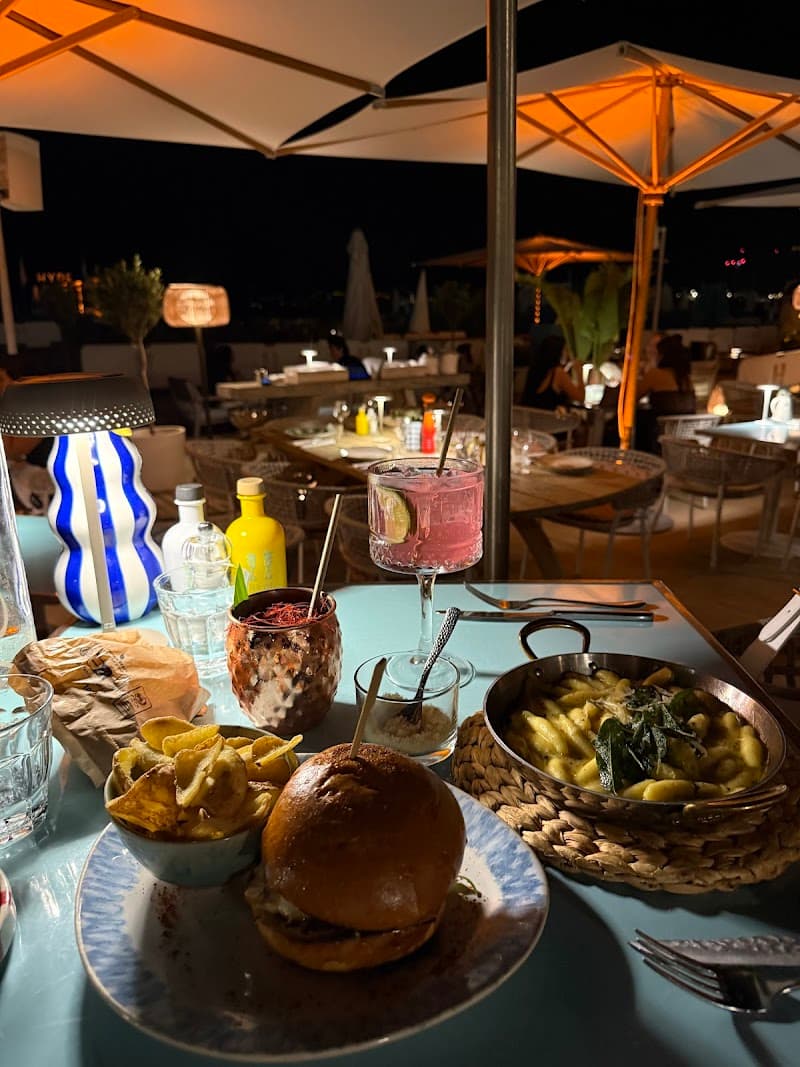 Hyde Beach Cannes