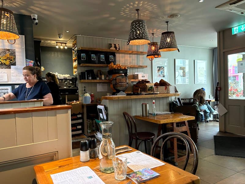 Dela Restaurant