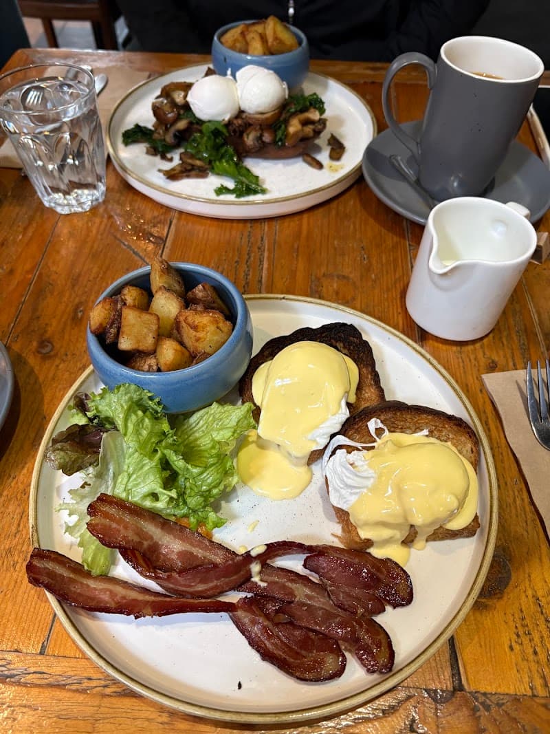 Dela Restaurant
