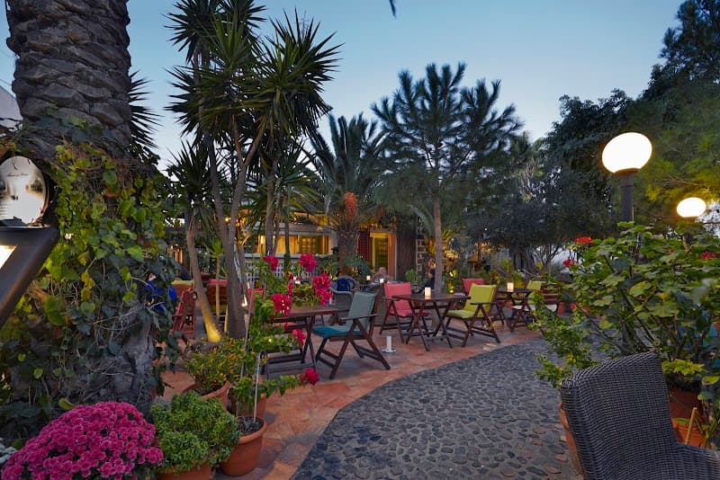 Pelican Kipos cafe and wine restaurant