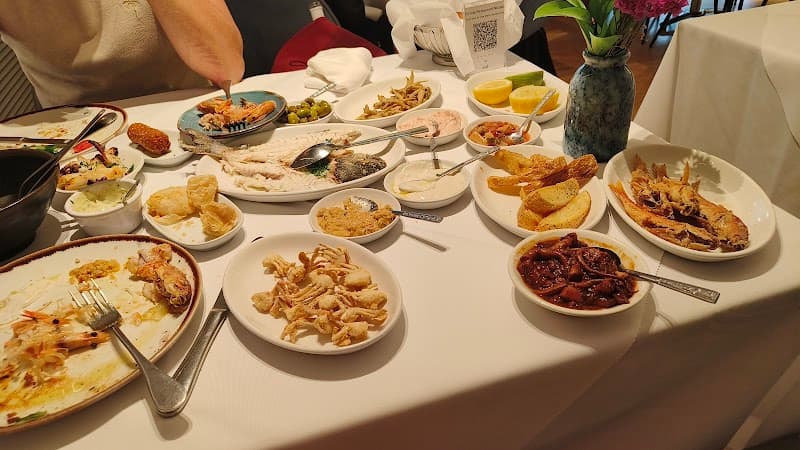 Pyxida Fish Tavern