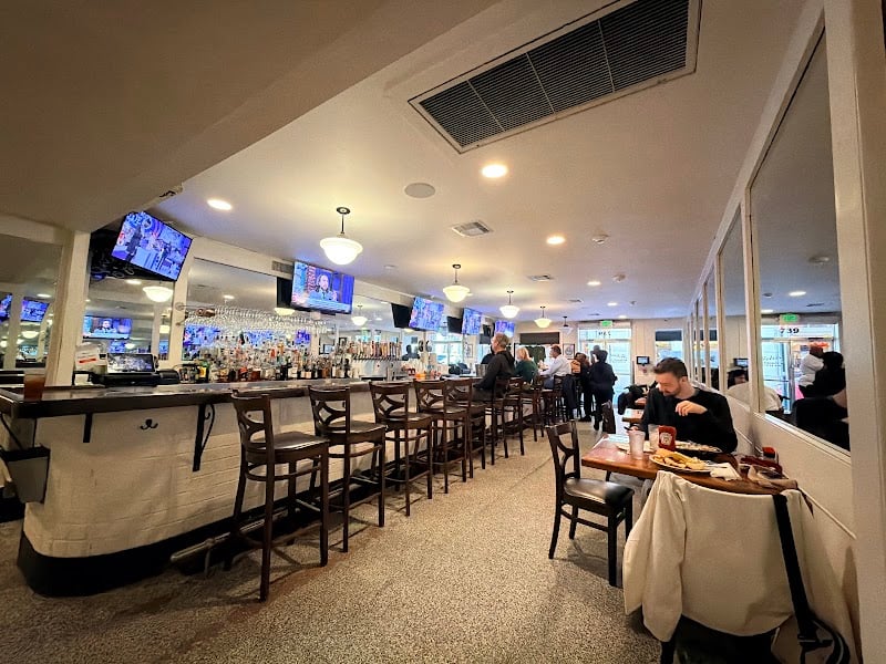 Felix's Restaurant & Oyster Bar