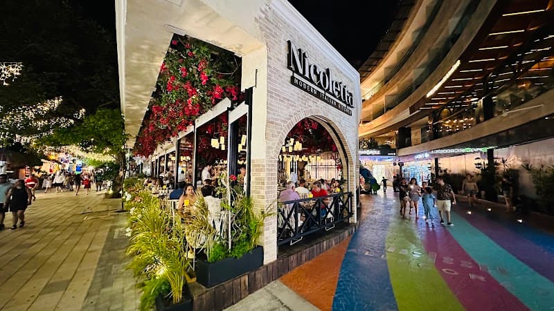 Nicoletta Playa Del Carmen