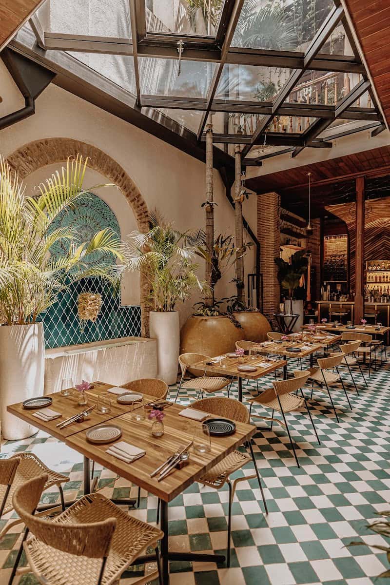 Kaandela Restaurant