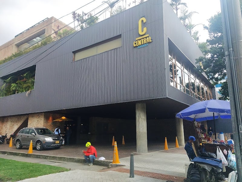 Central Cevichería av. 19