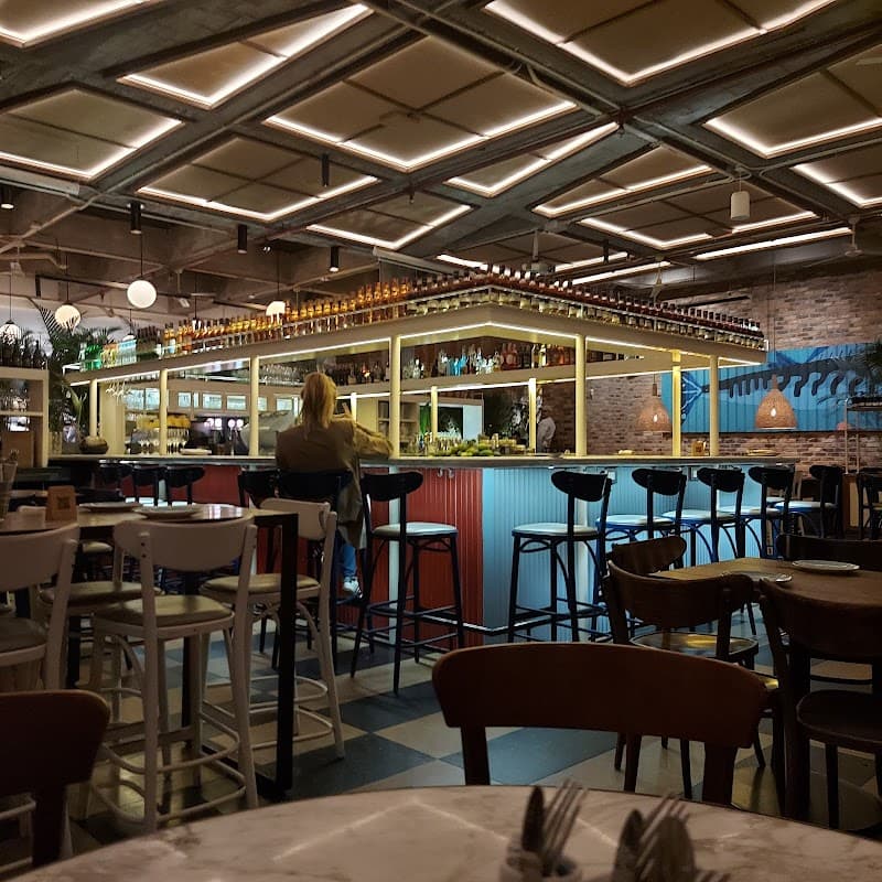 Central Cevichería av. 19