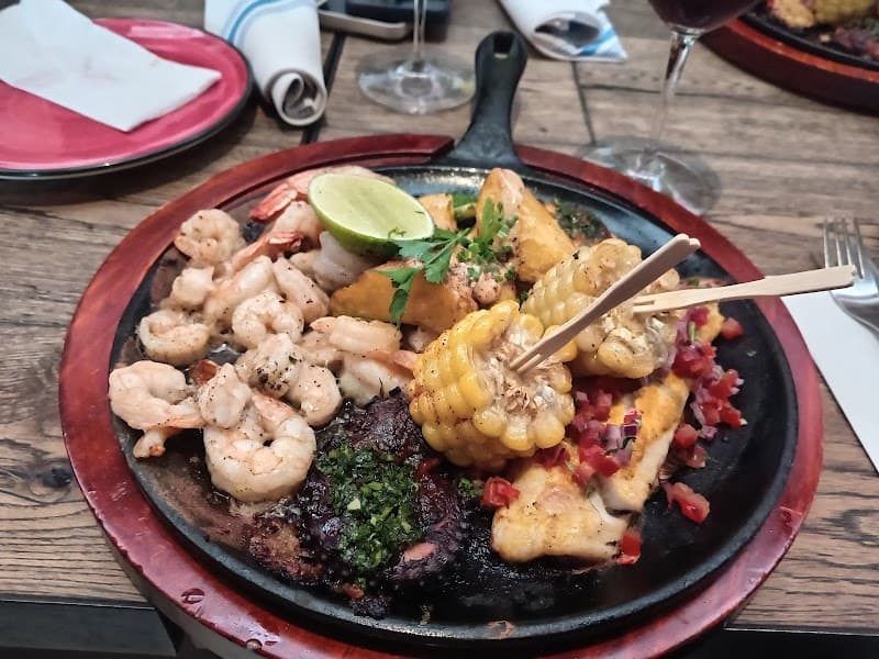 Central Cevichería av. 19