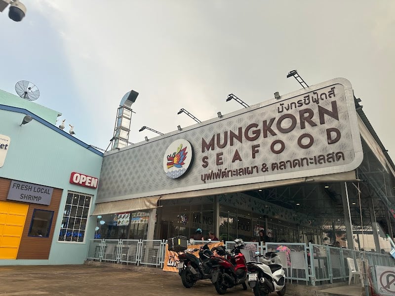 Mungkorn Seafood Buffet & Fish Market