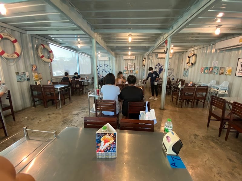 เรือโป๊ะ Seafood โดยแสนสมบูรณ์