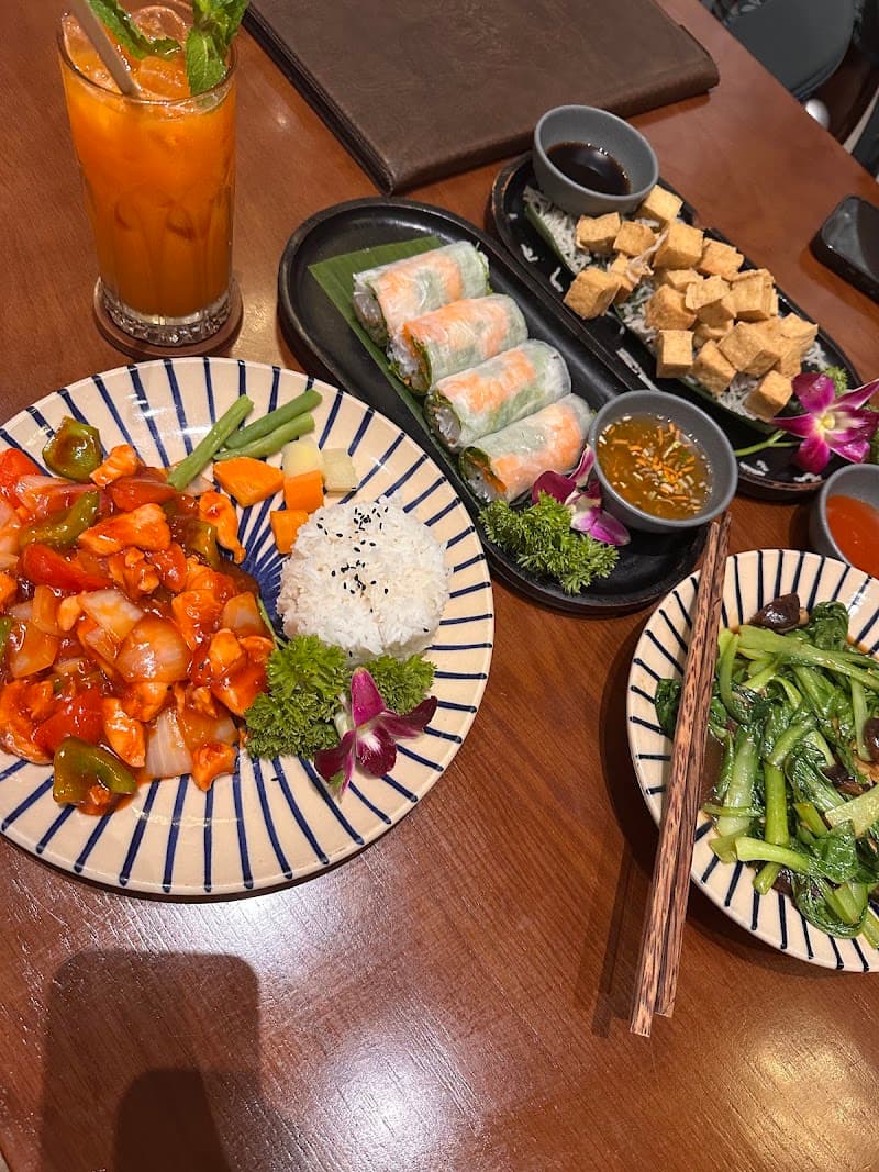 Hoang’s Kitchen -Vietnamese cuisine & Vegan food