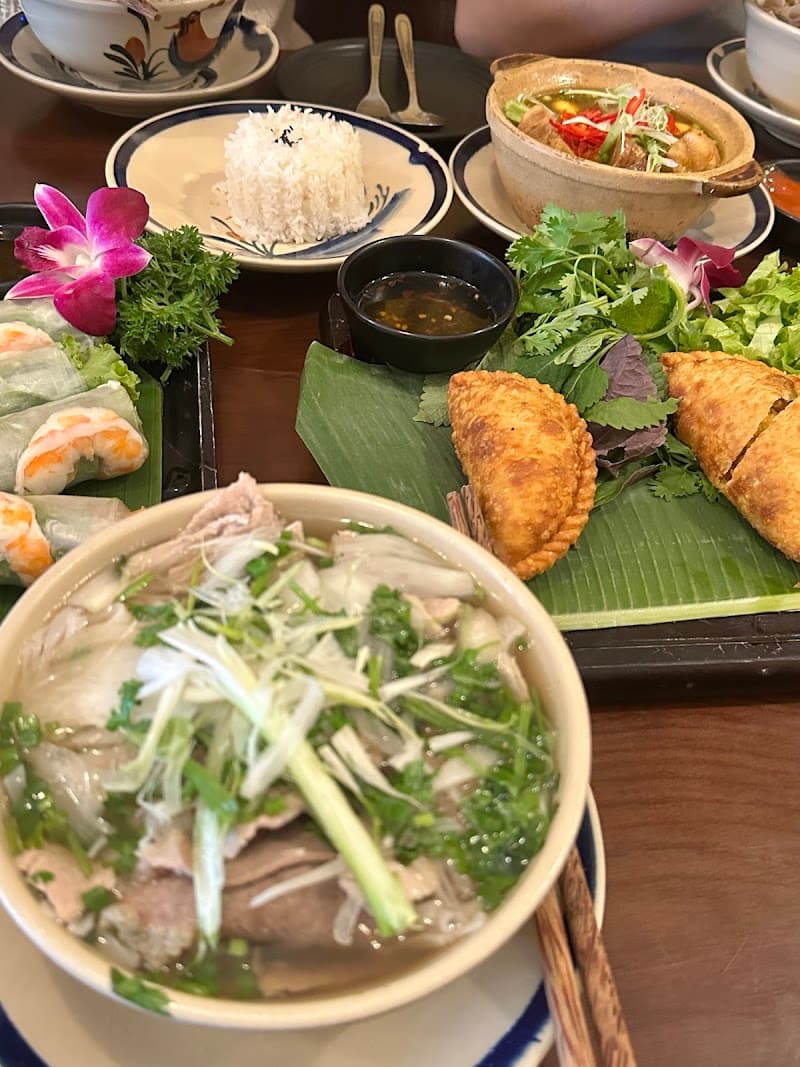 De Tham Restaurant - Vietnamese cuisine & vegetarian Food