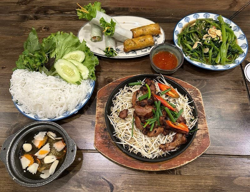MẸT Vietnamese restaurant & Vegetarian Met 4