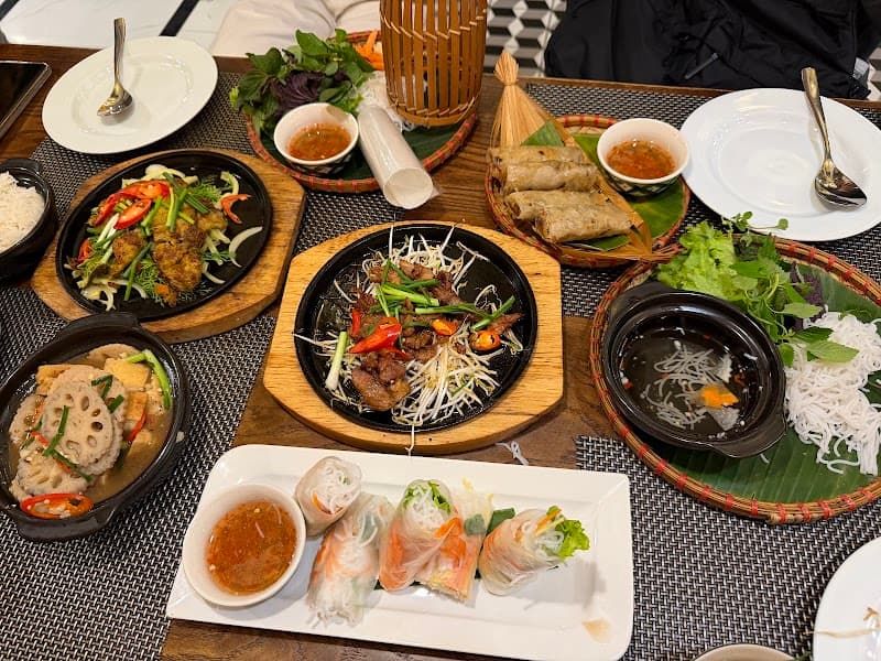 ORIANA VIETNAMESE RESTAURANT and VEGETARIAN