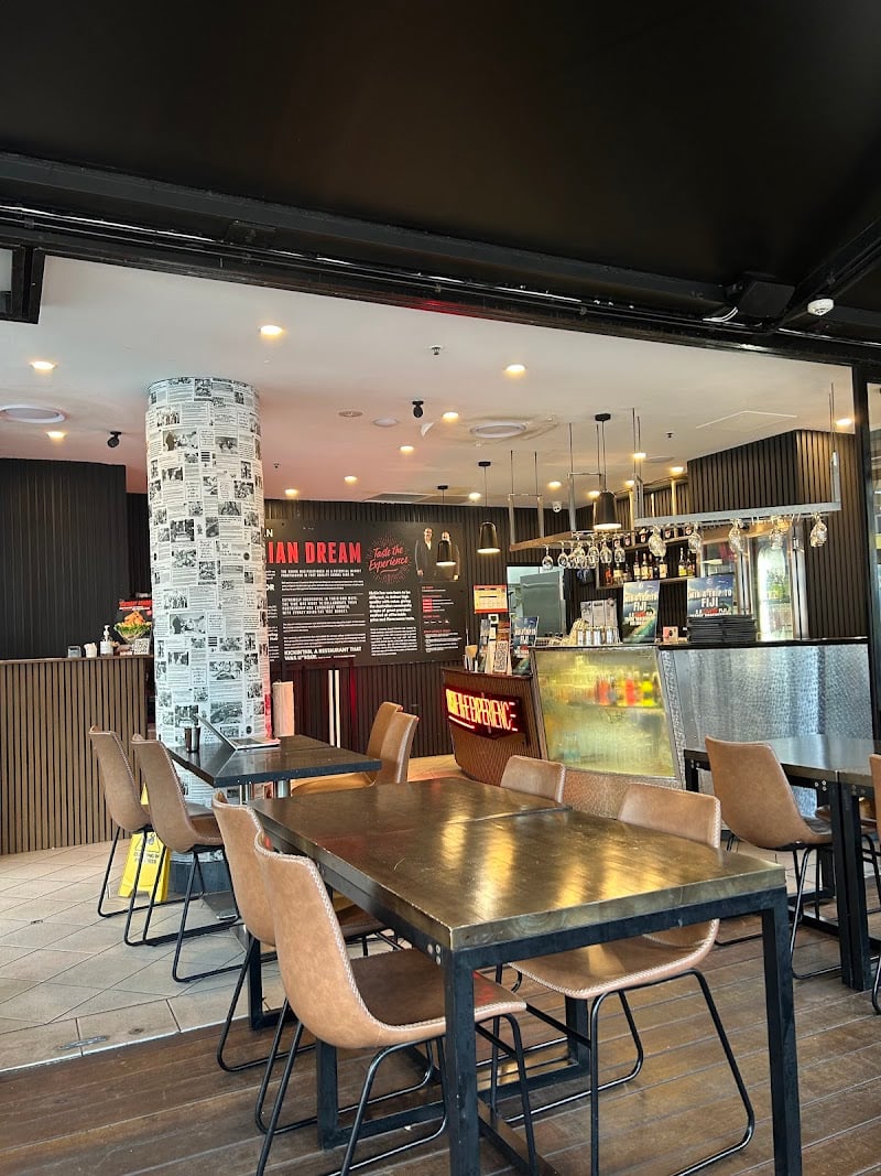 Kickin'Inn Broadbeach