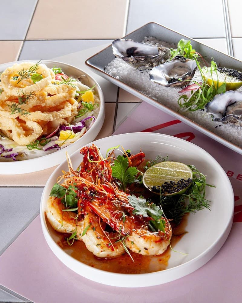 La Playa Beach and Eats