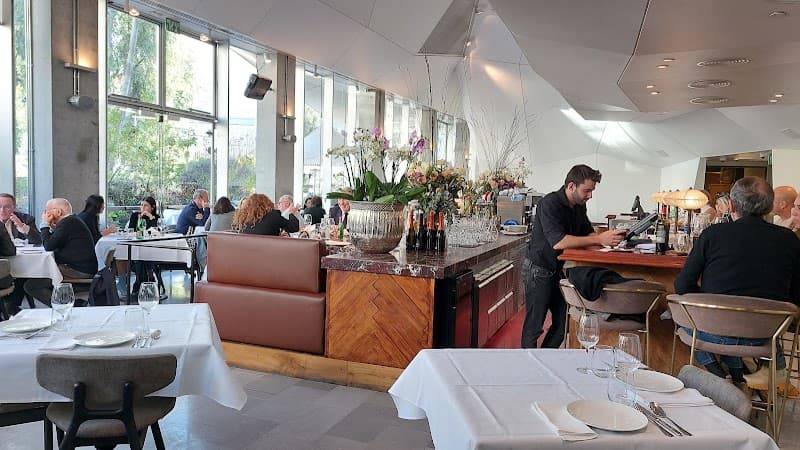 Pastel restaurant