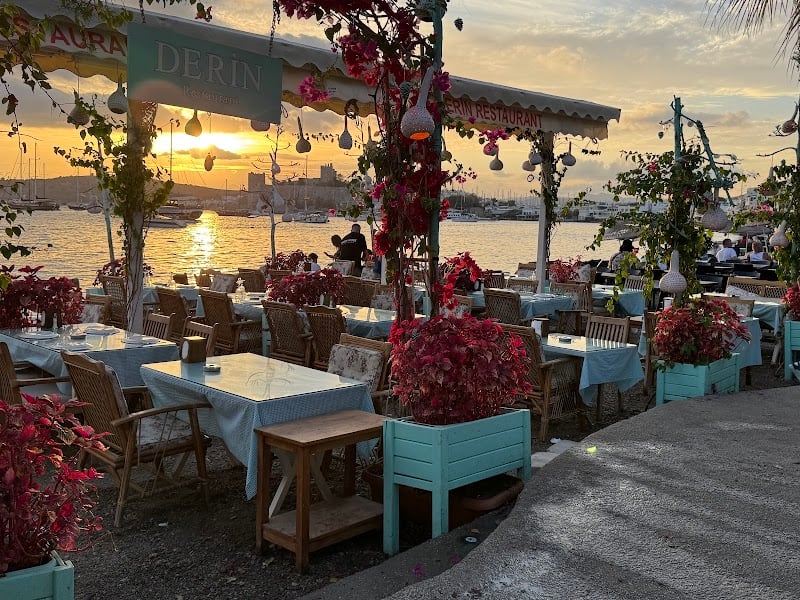 DERİN BEACH BAR RESTAURANT