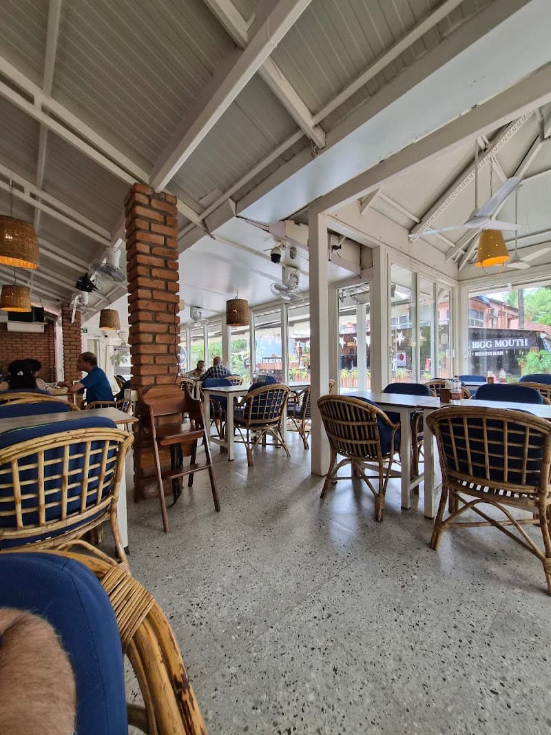 Mikey's Place Bar & Restaurant