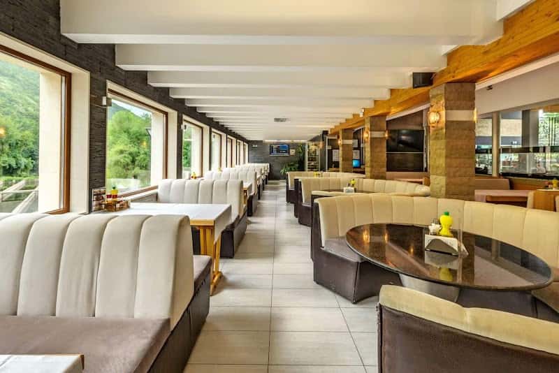 Restaurant White River