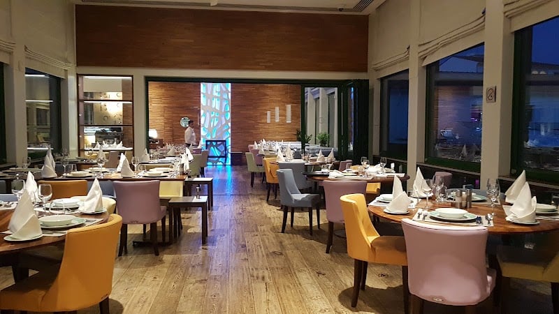 Pyxida Fish Tavern (Limassol Marina)