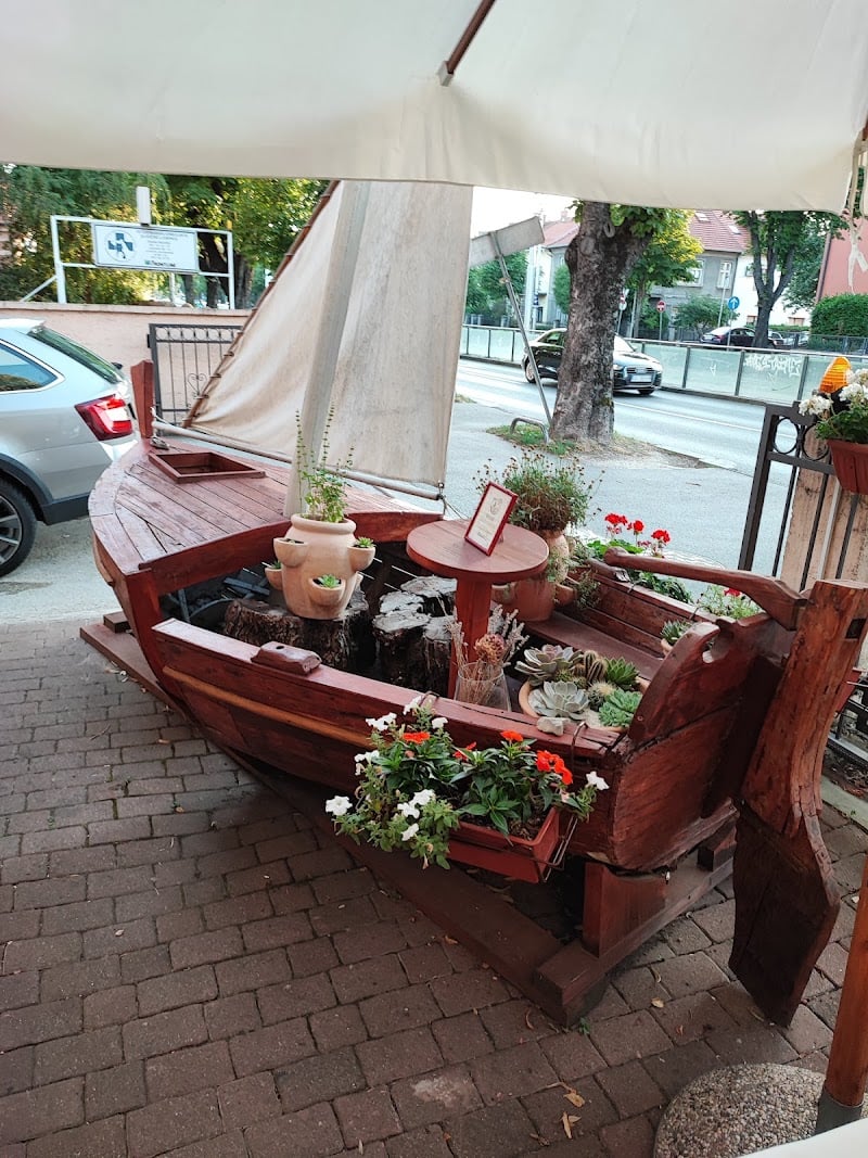 Bota Šare Zagreb restaurant - oyster & sushi bar