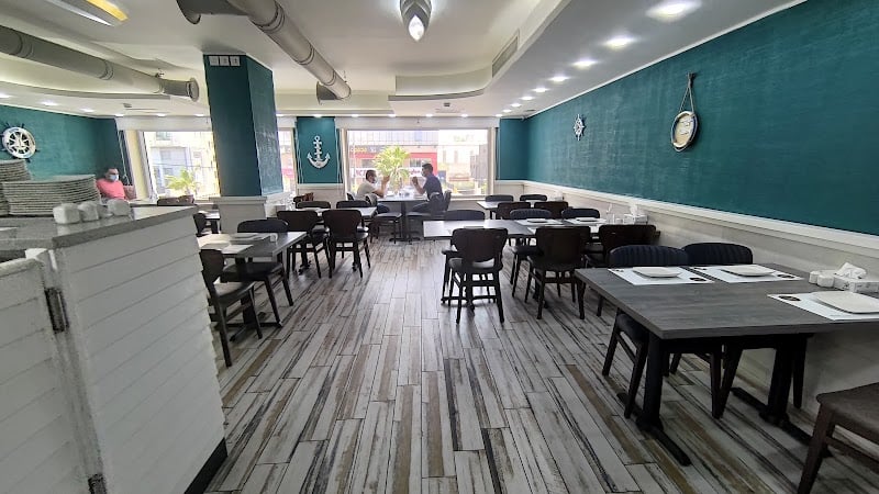 Al-hoot Seafood Restaurants - Al-Muqablain
