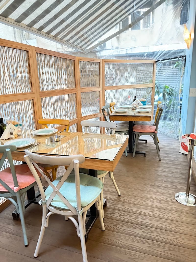 Kelly's Fish Lounge