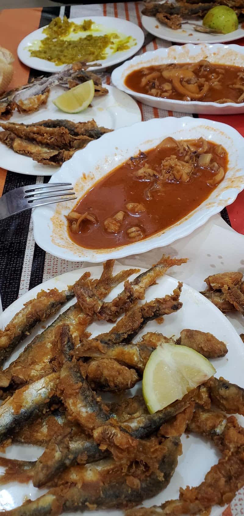 Restaurant CHEZ YAHIA poissons مطعم الأسماك عند يحيى