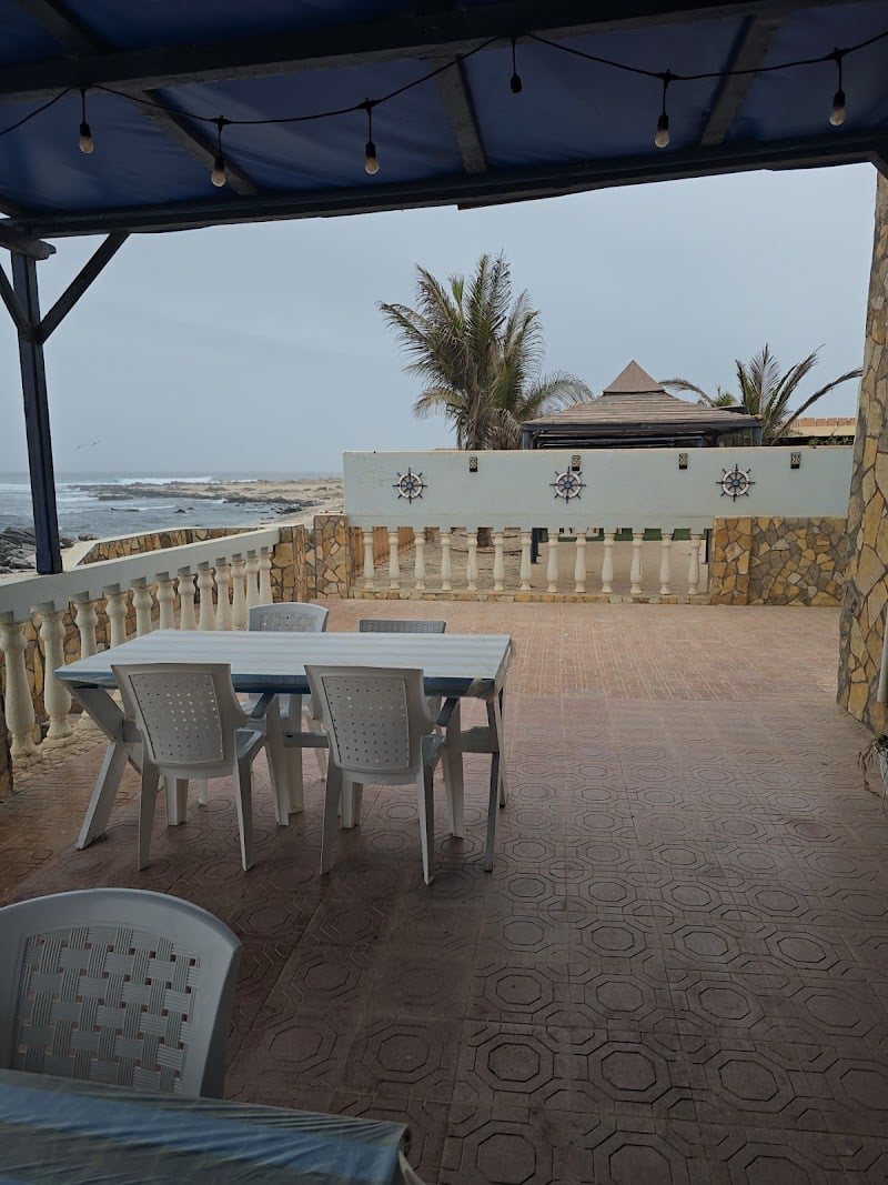 مطعم سمك و أصداف للأكلات البحرية FISH AND SHELLS RESTAURANT