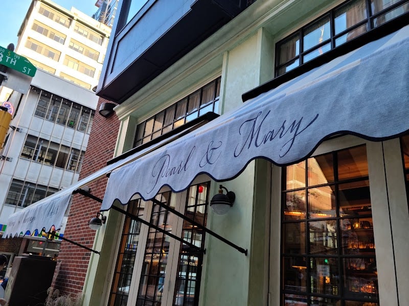 Pearl's Oyster Bar
