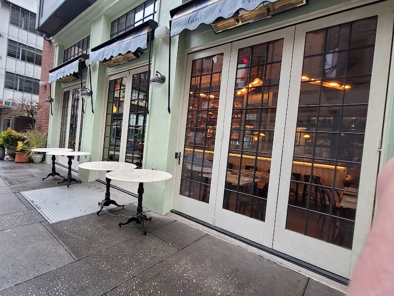 Pearl and Mary Oyster Bar