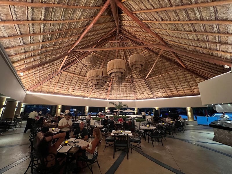 Pier 8 Seafood & Grill