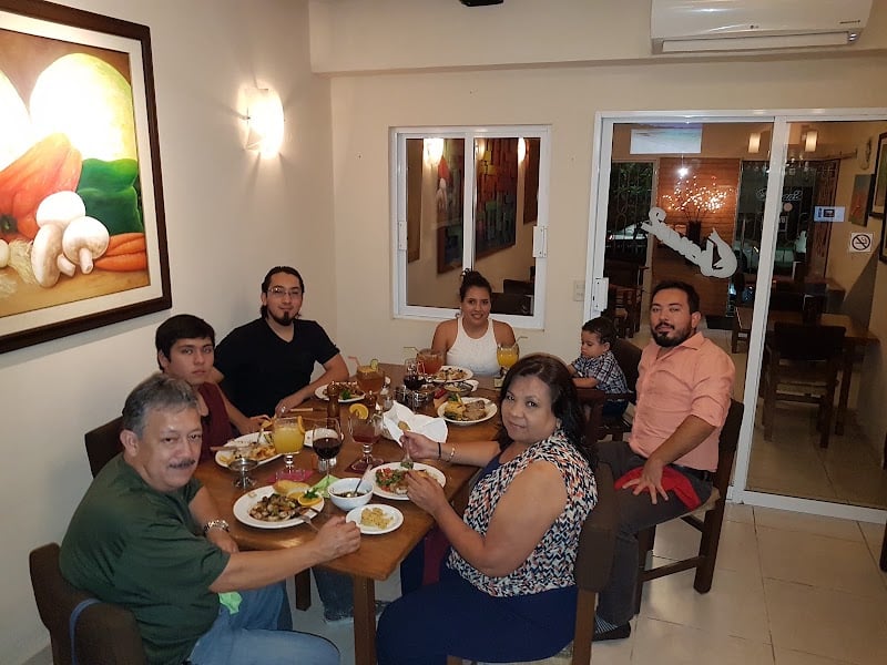 Chenando's Seafood and Steaks