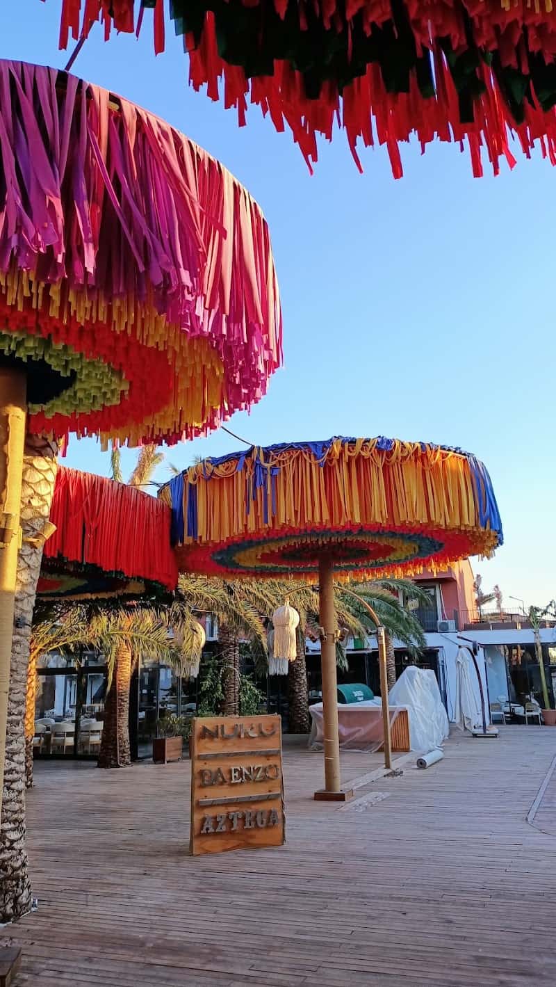 NUKU ALAÇATI : SEAFOOD RESTAURANT