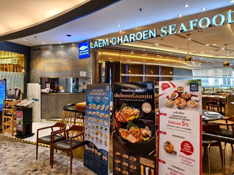 Laemcharoen Seafood EmQuartier