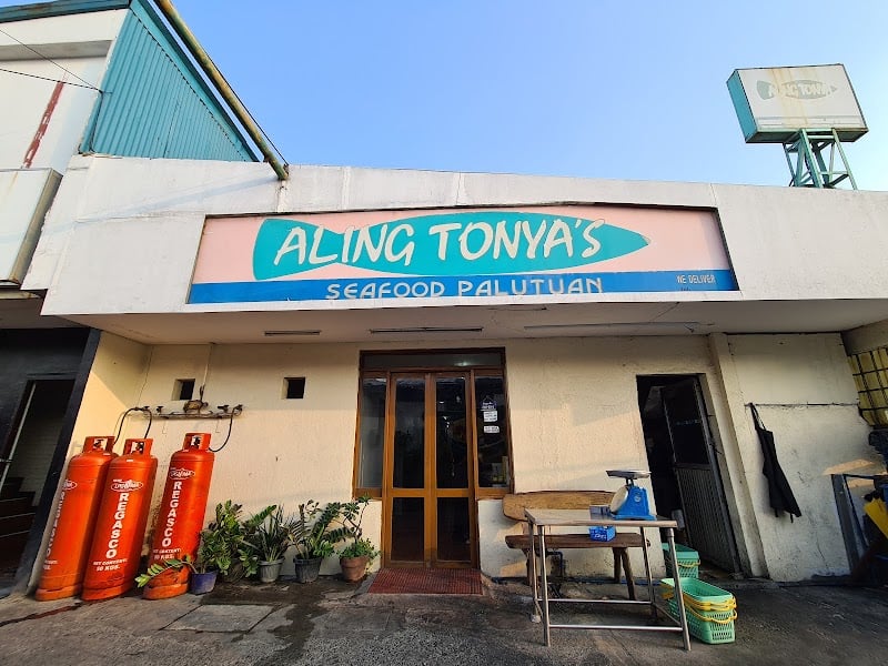 Aling Tonya's Seafood Palutuan
