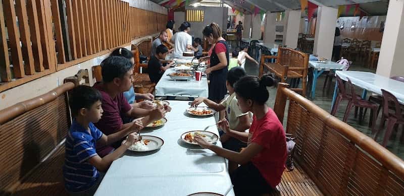 Dondi & Elizabeth Seafood Restaurant
