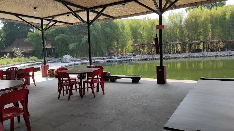 Banyu Mili Resto Seafood