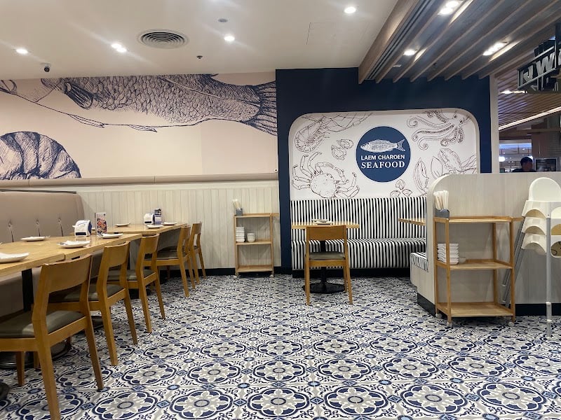 Laemcharoen Seafood Central Chiangmai Airport