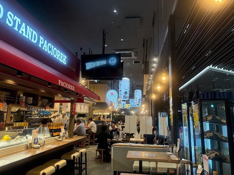SEAFOOD STAND PACIOREK HANATARE みなとみらい一番街